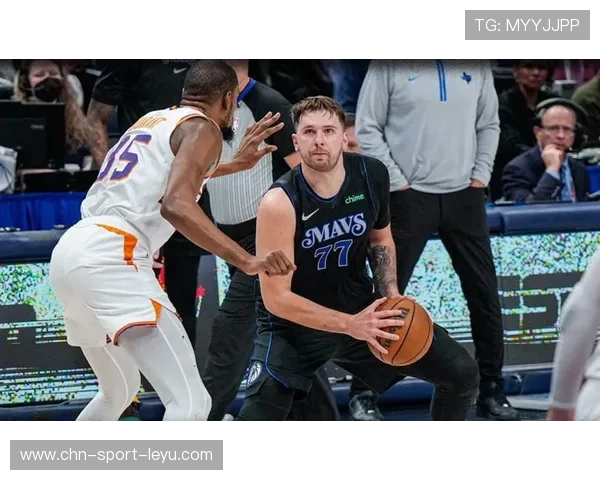 晃飞鞋子!东契奇再演名场面 砍44分紧追一传奇，东契奇what foul