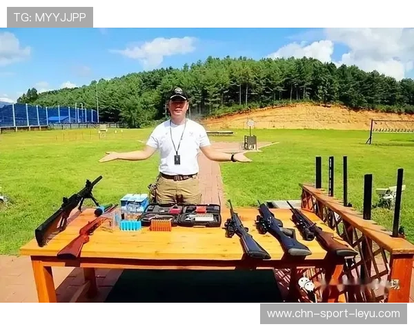 射击飞碟连续击中目标令人拍案叫绝 射击飞碟连续击中目标令人拍案叫绝